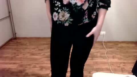 Caroline online show from March 5, 6:12 pm