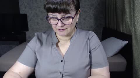 CarolineDream  online show from November 1, 5:50 pm