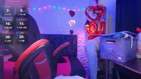 Snapshot of carolinescoth_dl chatting on February 23, 5:34 pm Caroline Scoth online show from February 23, 5:34 pm