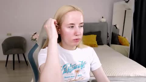 Cassie online show from October 25, 9:32 pm