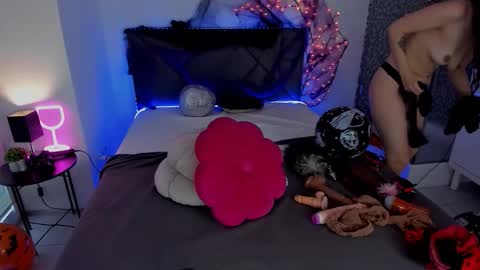 Snapshot of cassieevanss chatting on October 21, 5:44 am Cassie online show from October 21, 5:44 am