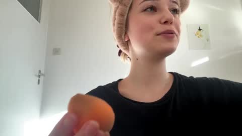 Olivia online show from March 17, 3:38 pm