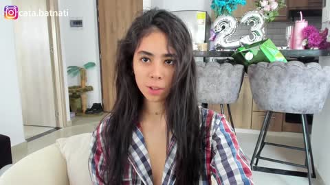 Catalina online show from December 8, 4:28 pm