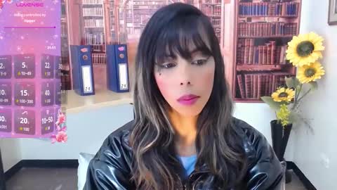 Queen Catalella online show from October 11, 4:17 am