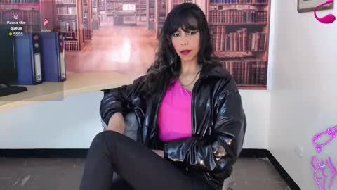 Queen Catalella online show from November 9, 3:46 am