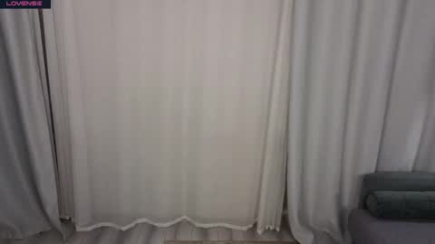 Katiee online show from May 19, 9:44 pm
