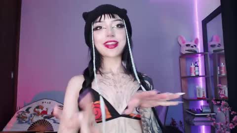 Snapshot of cati_petite chatting on February 2, 12:30 am Cati help me reach my goal of 100 thumbs up again 3 online show from February 2, 12:30 am