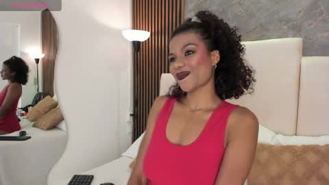 catiusca_reyes_03 online show from April 10, 4:57 pm