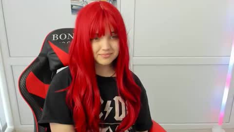 Catrine online show from April 15, 7:09 am