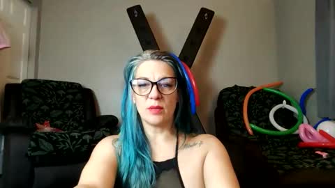 CatsKinks online show from December 18, 7:57 am