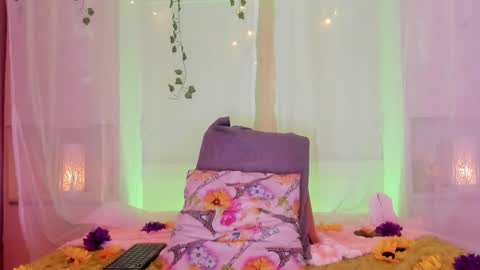 cayetanamiles online show from November 1, 4:49 am