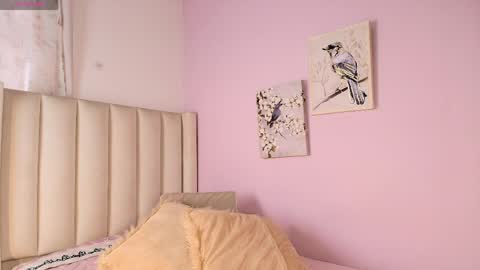 Cay online show from April 22, 4:59 pm