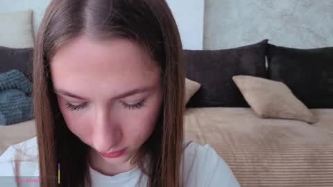 Josie Manesi online show from April 17, 6:26 am