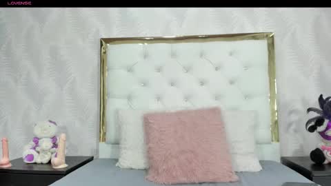 Snapshot of celesstte_0 chatting on September 18, 12:58 pm Celeste online show from September 18, 12:58 pm