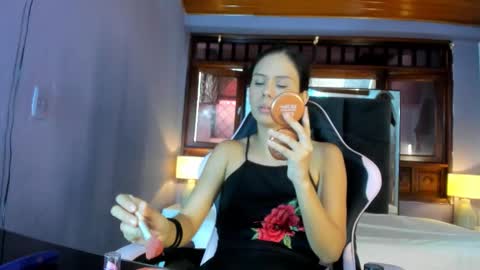 SARA  online show from February 4, 7:06 pm