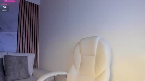 Snapshot of celesteart_ chatting on December 3, 9:23 pm CELEST online show from December 3, 9:23 pm