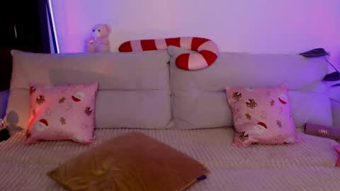 Celin online show from December 9, 6:46 pm