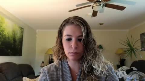 Marie online show from November 16, 4:18 pm