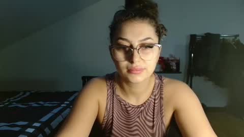 Stephanieblisss online show from December 12, 2:11 pm