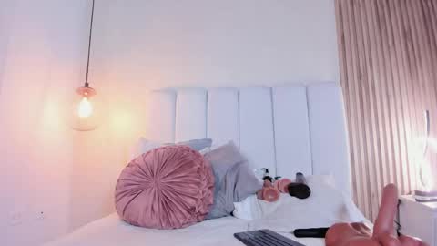 Chanell online show from May 5, 12:08 pm
