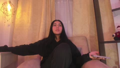 Chantall online show from December 3, 3:07 am