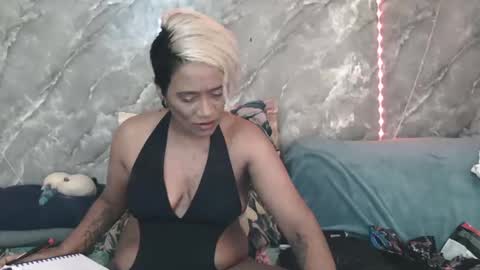 Snapshot of chanz10172 chatting on October 24, 9:27 am Zaria Vixen online show from October 24, 9:27 am