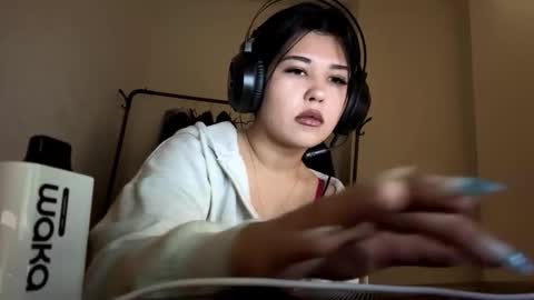 Lola online show from December 5, 7:41 am