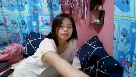 Sweetieeche online show from April 19, 8:47 am