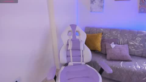    online show from October 15, 7:38 pm