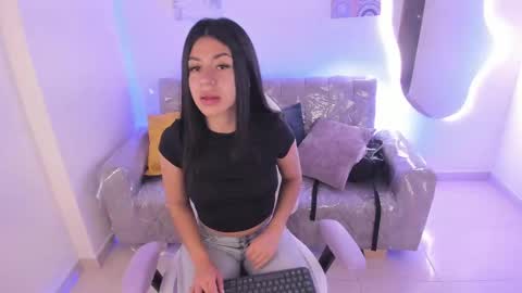    online show from October 3, 5:40 pm