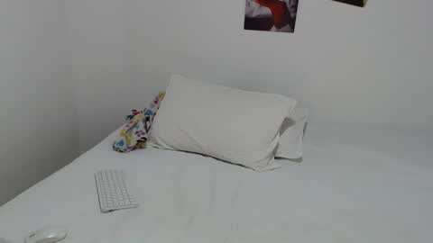 karinaa independent model online show from August 6, 5:03 am