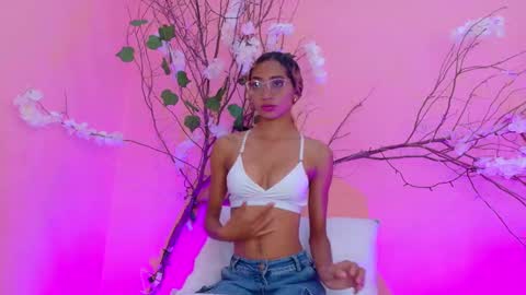 CHARLOTTE online show from March 17, 11:58 am