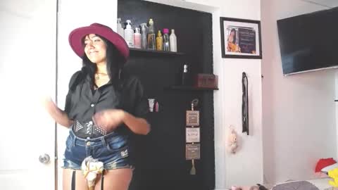 charlottekiss99 online show from October 18, 11:57 am