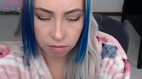 charlottezoe online show from March 11, 7:03 pm