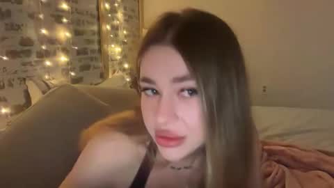 charrry online show from June 5, 3:43 am