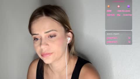chatqueen27 online show from October 31, 4:00 pm