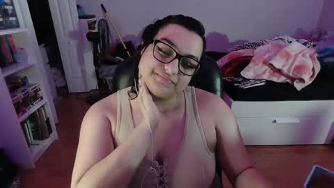 Snapshot of chericheesecake chatting on February 14, 3:11 am chericheesecake online show from February 14, 3:11 am