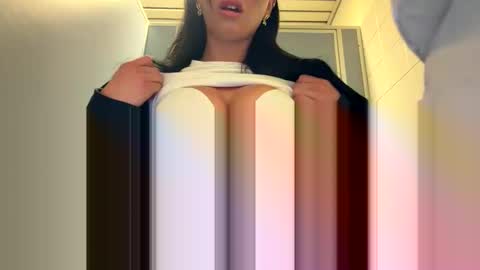 cherryyyyy222 online show from April 17, 9:22 am