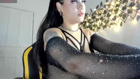 Snapshot of chica_hot24 chatting on February 12, 10:04 pm sammy coll online show from February 12, 10:04 pm