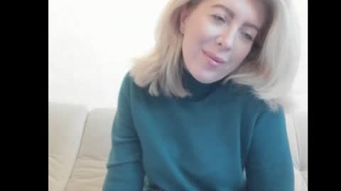 Snapshot of chicafortuna chatting on October 21, 2:48 am NBFG online show from October 21, 2:48 am