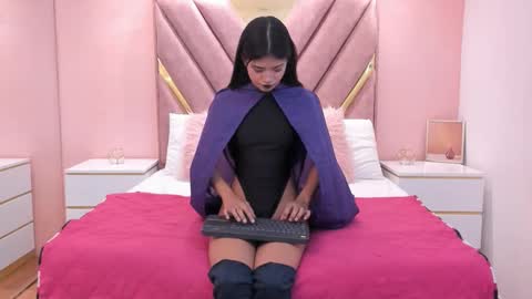 Chloe online show from March 8, 11:25 am