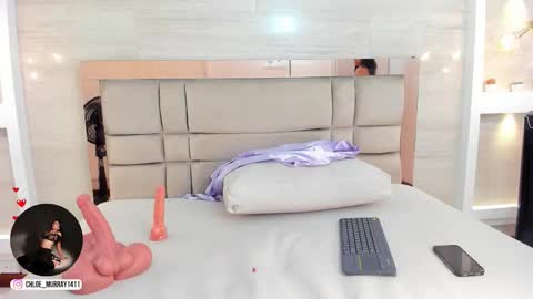  CHLOE  online show from February 22, 11:55 am