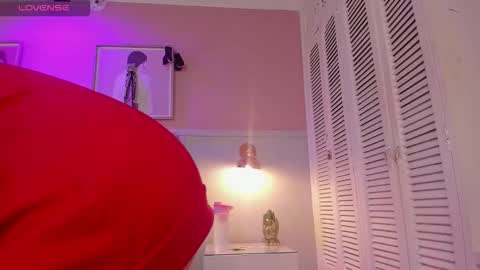   online show from October 4, 8:02 pm