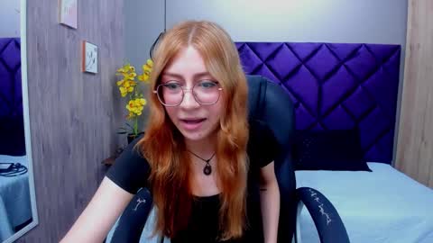 Snapshot of chloecampbell03 chatting on September 25, 1:21 pm chloecampbell03 online show from September 25, 1:21 pm