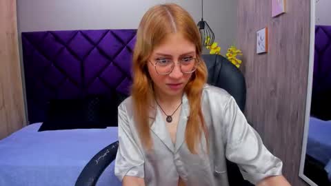 Snapshot of chloecampbell03 chatting on October 3, 1:16 pm chloecampbell03 online show from October 3, 1:16 pm