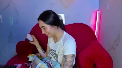 ChloeeThompson online show from November 11, 3:24 am