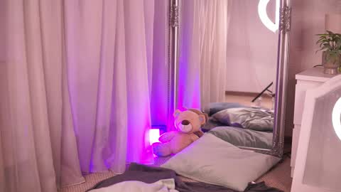 Chlo online show from October 31, 4:03 am