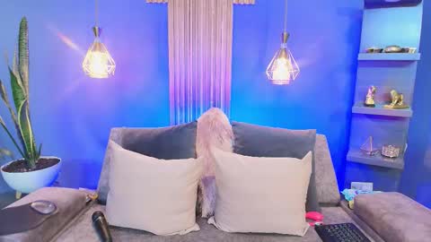 Christiekroes online show from March 29, 3:00 pm