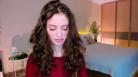 Snapshot of christinaconteeree chatting on October 9, 1:48 pm christinaconteeree online show from October 9, 1:48 pm