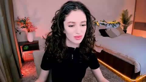 Snapshot of christinaconteeree chatting on September 13, 4:26 pm christinaconteeree online show from September 13, 4:26 pm